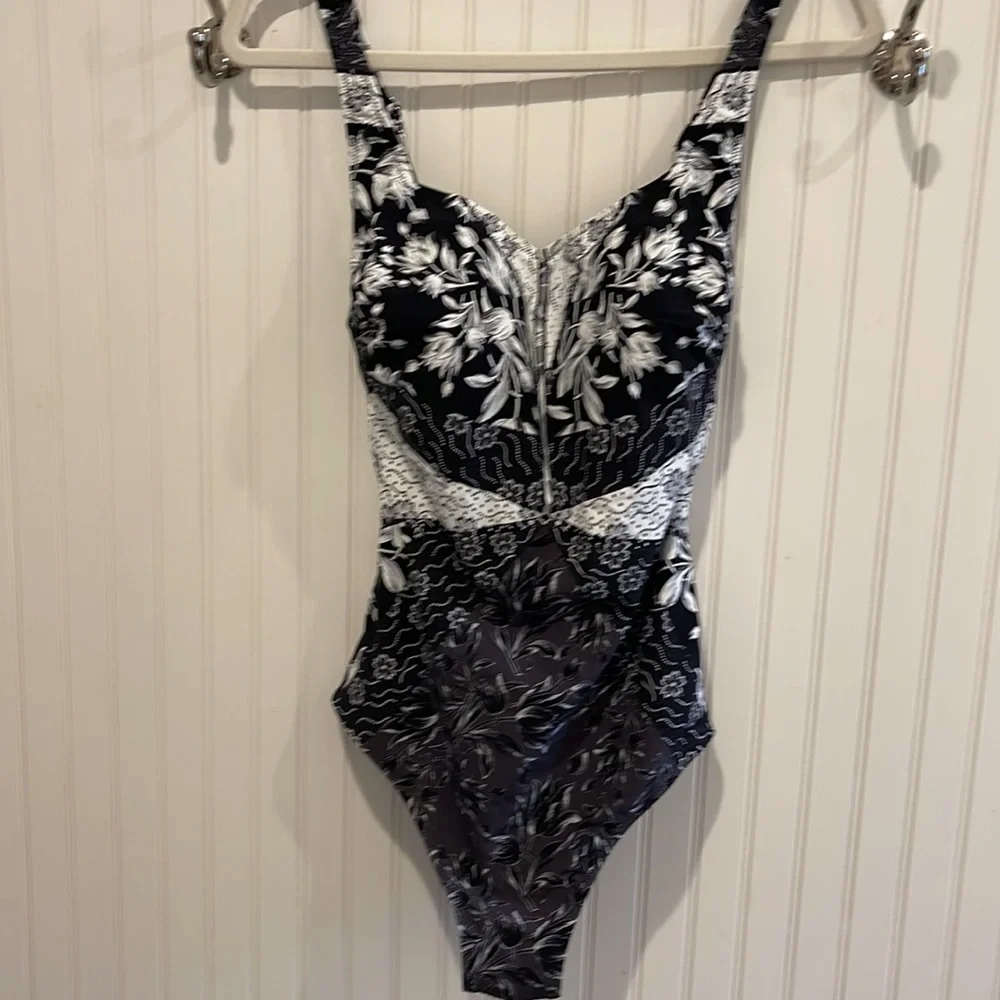 NWT GOTTEX Camellia‎ Square Neck One Piece Swimsuit!